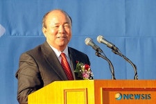 점등 100주년 축하하는 정종환 국토해양부 장관