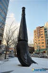 간밤에 내린 눈위에 붓