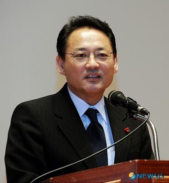 격려사하는 유인촌 장관