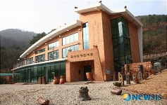 <관광공사 추천 1월의 가볼만한 곳> 돌석도예전시관 전경