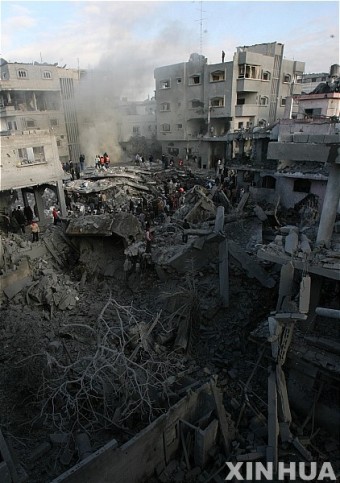 이스라엘 공습으로 붕괴된 하마스 고위 지도자의 자택