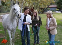 앵커 바바라 월터스와 배우 패트릭 스웨이지