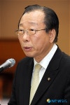 개회사하는 안홍준 의원