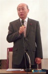 석면 대책 설명하는 이만의 환경부 장관