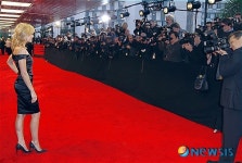 레드카펫 위의 사라 제인 모리스