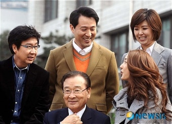 이야기 나누는 오 시장과 서울시 홍보대사들