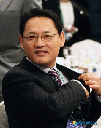 포럼에 참석한 '유인촌' 장관