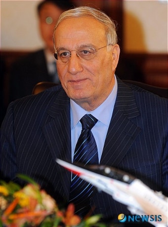한총리 예방한 이라크 국방장관