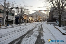 교통통제된 부암동거리