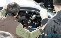 군포보건소 앞에서 열린 여대생 납치 살해사건 현장검증