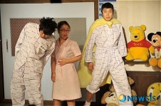 미친 사람들의 미치지 않은 이야기 연극 시크릿