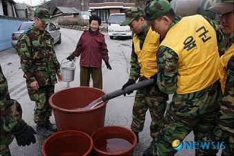 육군 36사단, 강원남부 가뭄지역 급수지원