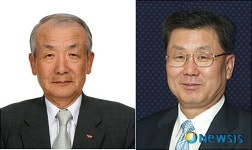 정홍식 전 정통부차관과 조정남 SKT 고문, ICU 명예박사