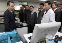 인천경기지방병무청자판기 | 인천 경기지방 병무청 방문한 박종달 병무청장
