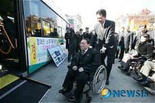 경남도 2011년까지 저상버스 432대 도입