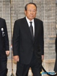 조문하는 박관용 전 국회의장