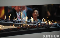 활활 타오르거라