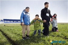 SPC그룹, 고객 초청 우리밀밭 밟기 행사 개최