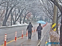 설경뽐내는 군산 은파관광지