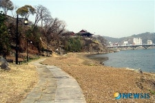 남강변 산책로 개방