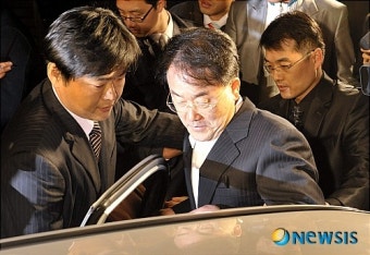 구속되는 박정규 전 대통령 민정수석비서관