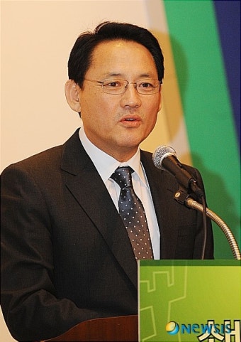 격려사하는 유인촌 장관