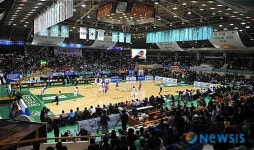 <프로농구PO>코트는 폭력으로, KBL은 일관성 No