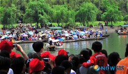 <송기자 여행사진>용호산에 몰려든 관광객