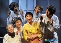 손숙과 배우들의 즐거운 한때