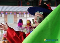 마을에 안녕 기원하는 도당굿
