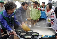 태평사옥 구내식당 집단급식소 | 장태평 장관, 2009인분 설렁탕 배식
