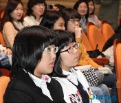 강수진의 발레이야기에 몰입한 장래 발레리나