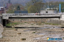 신설 평동교 처짐현상…단양군 “안전진단”