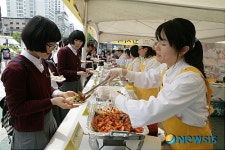 맛있는 오리고기 맛 보세요