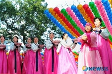 법요식 예행연습 중인 정지연 어린이
