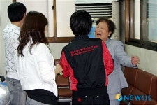 경찰 도움으로 27년만에 가족상봉