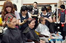 어버이날, 무료 미용서비스