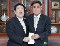 인제 건설사 대표 자녀 결혼축의금  장학금 기탁