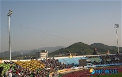 제천시 종합운동장을 화려하게 수놓는 연