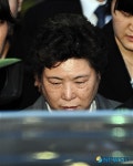 구치소로 향하는 양정례 전 의원의 모친 김순애씨