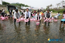 부여군, 금강목장화사업 참게 47만마리 방류