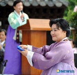 유아다례 지도하는 이정아 원장