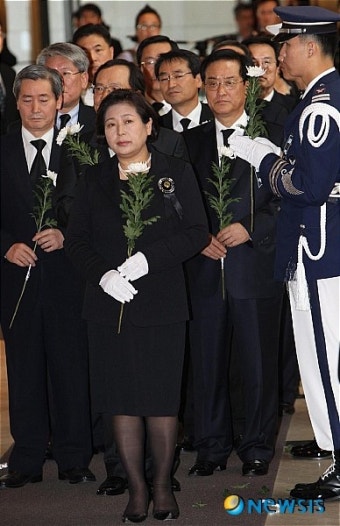 <盧전대통령 서거>현정은 현대그룹 회장 조문