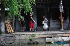 <민기자 여행사진>수로변 마을 서당의 일상