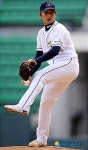 두산 선발투수 정재훈의 역투!