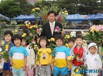 서산시, 꽃다발 나눔 행사 11년째 성황