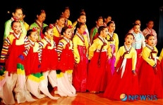 <뉴욕스케치>흥겨운 옹헤야 민요합창