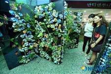 대학생들의 아이디어로 탄생한 재활용품 공간 데코