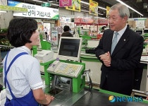 이영희 노동부장관, 성남농산물종합유통센터 방문
