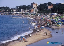 오는 7월10일 경북 경주 나정해수욕장 개장